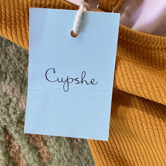 Bathing suit. NWT. Adorable Cupshe yellow , front ruffle & adjustable straps. - Picture 4 of 13